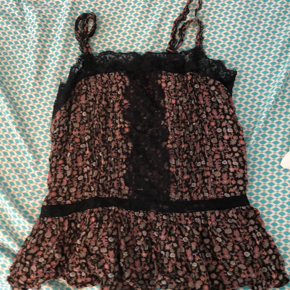 lace/ floral tank